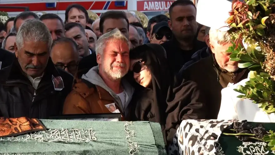 Yangında kızıyla hayatını kaybeden Seha Müge Turan son anlarında eşini aramış: "Ne olur bizi kurtar, yanıyoruz" 1