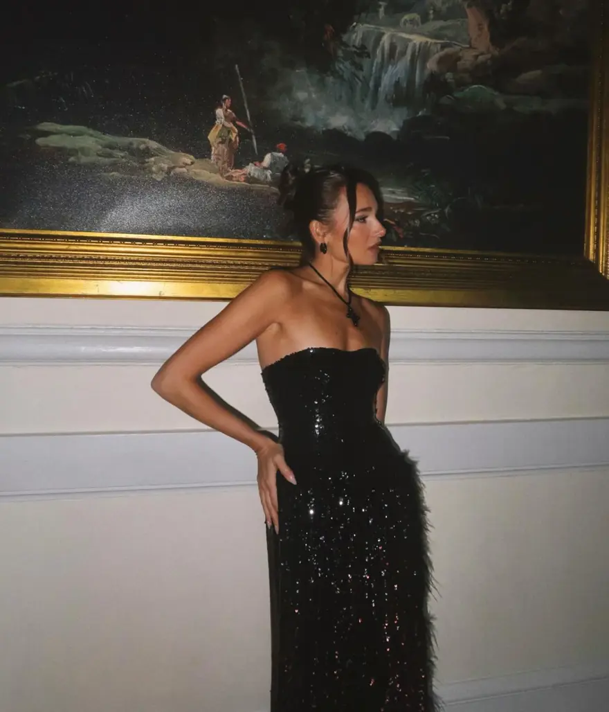 Yılbaşı  elbise önerileri: Işıltı ve gösterişi üst seviyede! 10