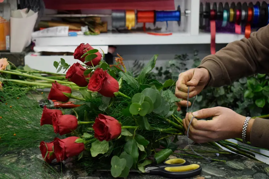 Bir tanesi bu yıl 150 lira: 14 Şubat Sevgililer Günü'nün sembolü Bir tanesi bu yıl 150 lira: 14 Şubat Sevgililer Günü'nün sembolü