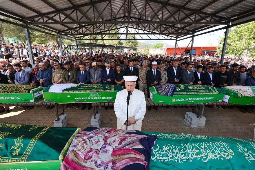 Gaziantep'teki katliam gibi kazada ölenlere veda 1