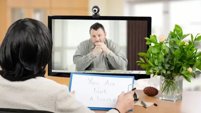 Corona virüs online psikoterapiye yönlendirdi ama sahtekarlara dikkat! (Uzmanından uyarı)