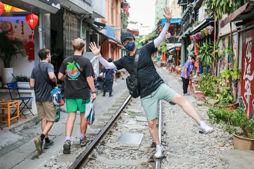 İçinden tren geçen sokak 4