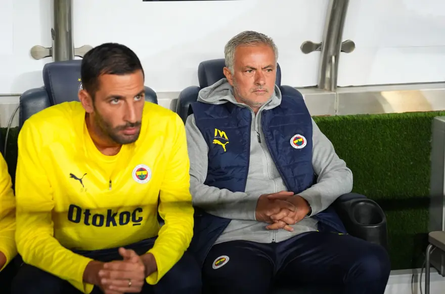 Fenerbahçe Avrupa Ligi'ne galibiyetle başladı: Kadıköy'de 3 gol 2 kırmızı kart! 21