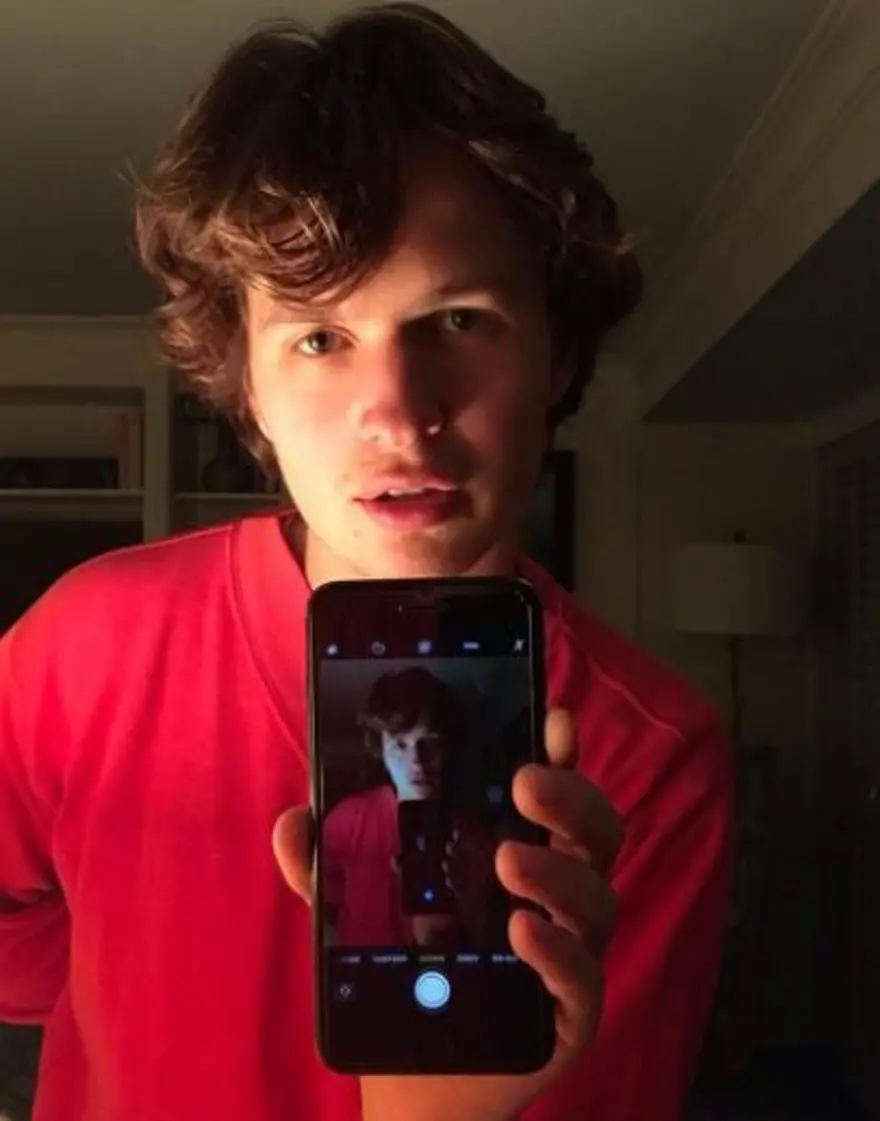 Genç oyuncu Ansel Elgort cinsel tacizle suçlanıyor 1