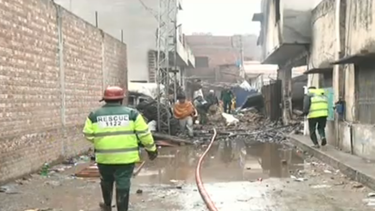 Pakistan'da fabrika yangını: 8 ölü
