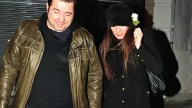 Ata ve Özge ilk kez el ele