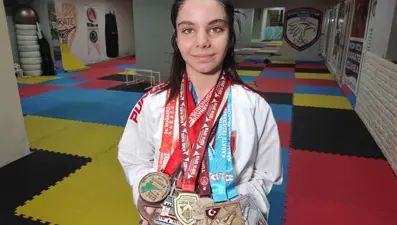 14 yaşında, 150'den fazla madalyası var: Milli formayı giydi