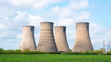 ABD'de dev soğutma kulesi patlayıcıyla yıkıldı