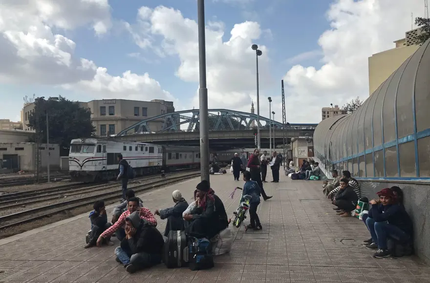 Mısır'da tren istasyonunda yangın: 25 ölü 2 Mısır'da tren istasyonunda yangın: 25 ölü 2