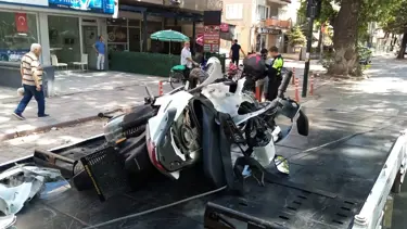 Yayaya çarpmamak için motosikletle çarpıştı: 2 yaralı