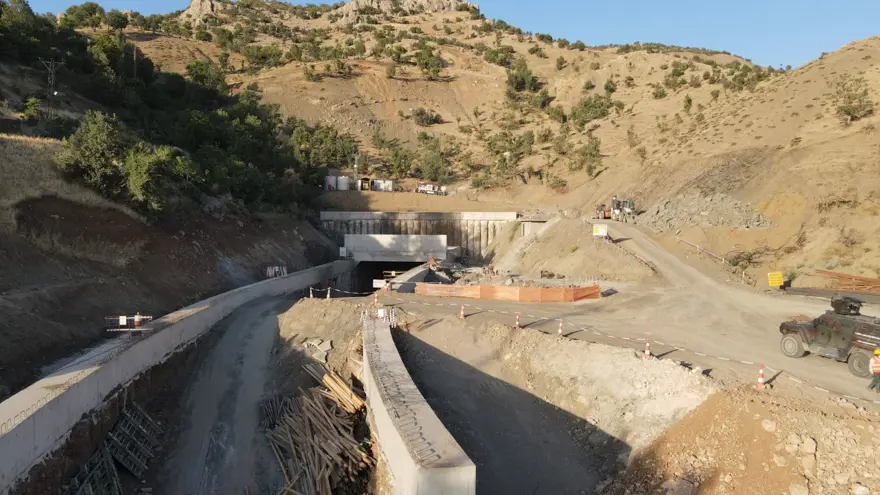 Şırnak ve Van'da dağlarda açılacak tünellerle ulaşım kolaylaşacak 1