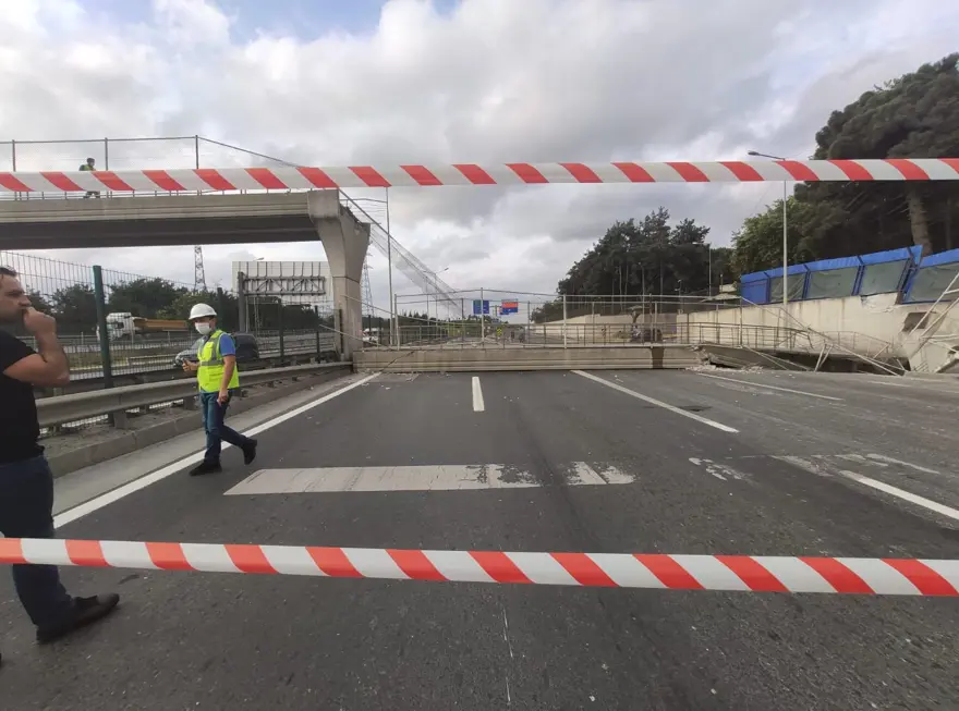 Eyüpsultan'da üst geçit çöktü 3 Eyüpsultan'da üst geçit çöktü 3