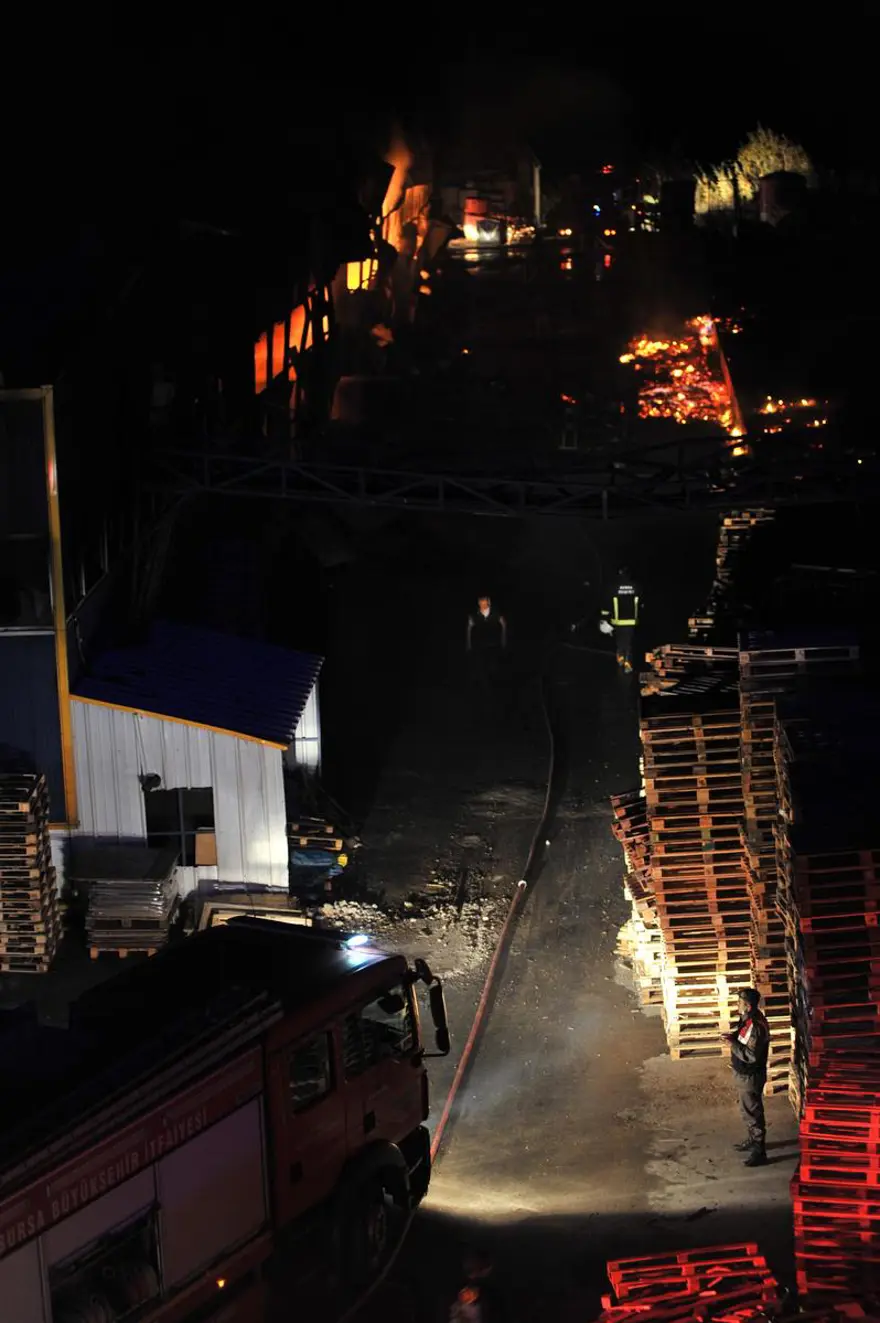 Bursa'da su dolum tesisinde yangın 8