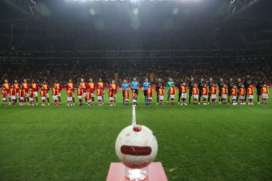Galatasaray, Karagümrük'e mağlup oldu: Türkiye Kupası'na havlu attı 2 Galatasaray, Karagümrük'e mağlup oldu: Türkiye Kupası'na havlu attı 2