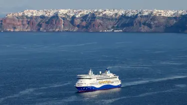 Santorini'de deprem krizi bitti: İlk ziyaretçiler adaya ulaştı!