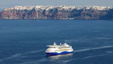 Santorini'de deprem krizi bitti: İlk ziyaretçiler adaya ulaştı!