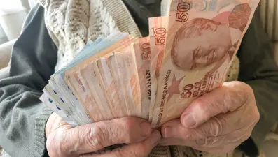 Emekliye 29 Ekim Cumhuriyet Bayramı ikramiyesi verilecek mi, bu yıl 5000 TL emekli ikramiyesi var mı? Emeklilere 29 Ekim ikramiyesi ödemelerinde son durum