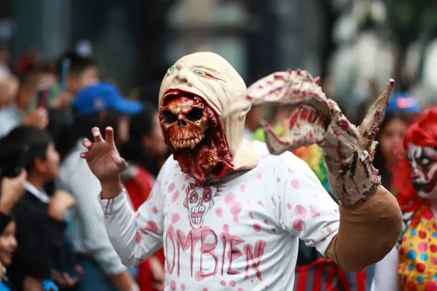 Mexico City'de "zombi işgali'' 8
