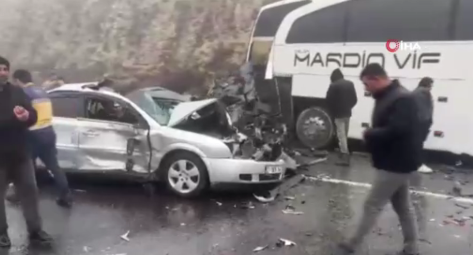Gaziantep-Şanlıurfa yolunda zincirleme kaza. İki ölü çok sayıda yaralı