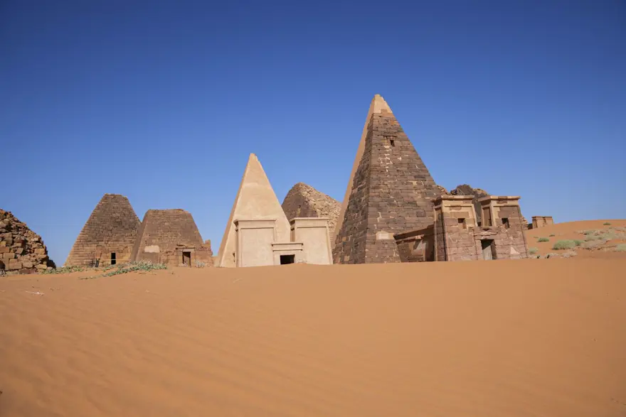 2 bin yıllık Meravi piramitleri çatışmalara rağmen ayakta: Tarihe ışık tutuyor 12