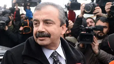 Sırrı Süreyya Önder kimdir, neden öldü, hasta mıydı? DEM Parti İstanbul Milletvekili Sırrı Süreyya Önder'in hayatı