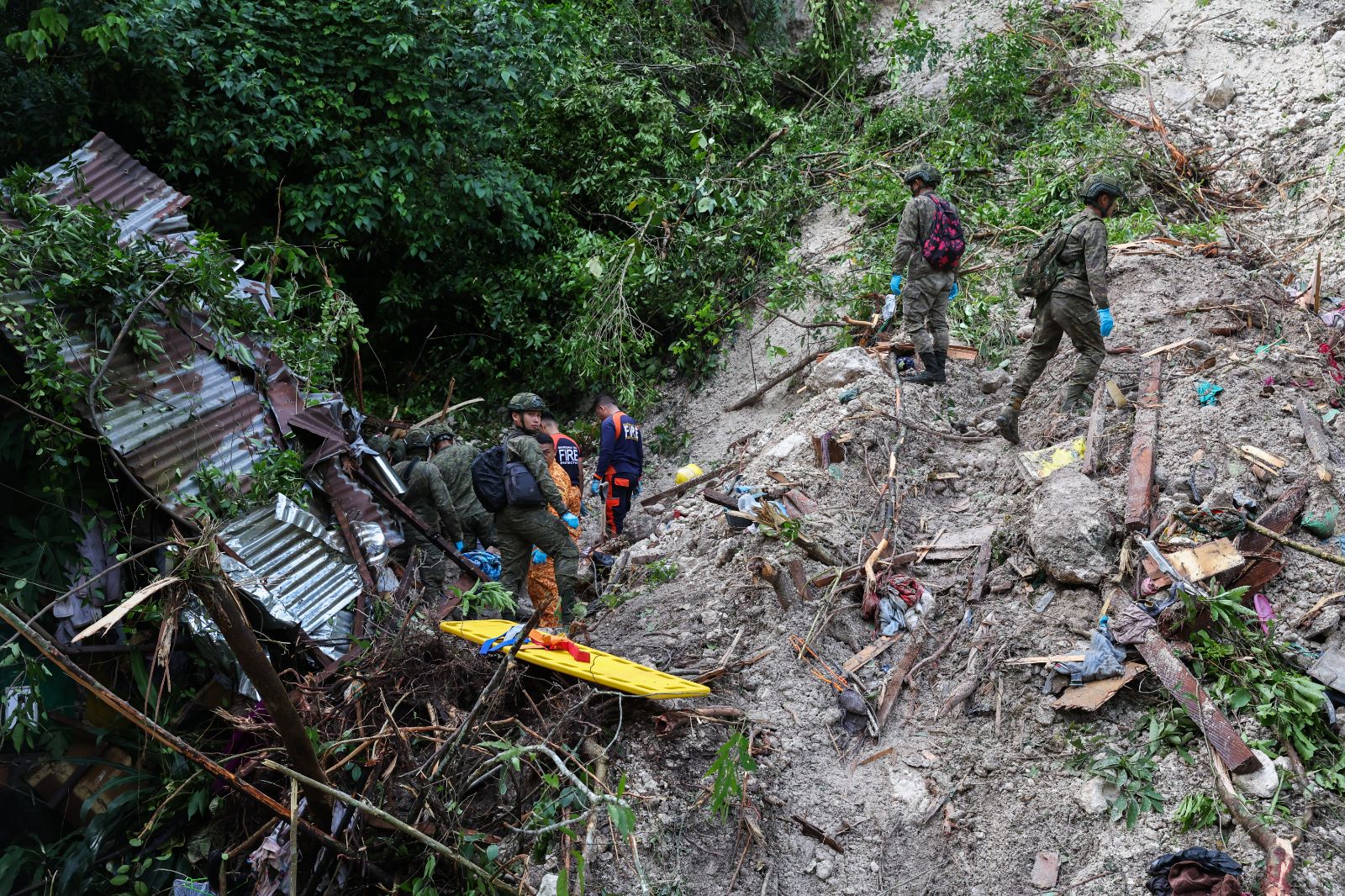 Filipinler'de 6,9 büyüklüğünde deprem