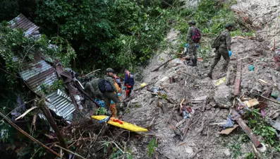 Filipinler'de 6,9 büyüklüğünde deprem