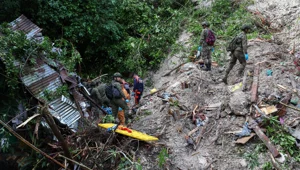Filipinler'de 6,9 büyüklüğünde deprem Filipinler'de 6,9 büyüklüğünde deprem