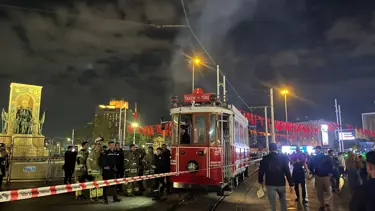 Taksim’de nostaljik tramvayda yangın