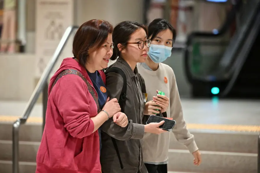 YOLCULAR KABİN TAVANINA FIRLADI 3