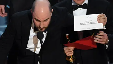 Oscar’daki yanlış anons için özür