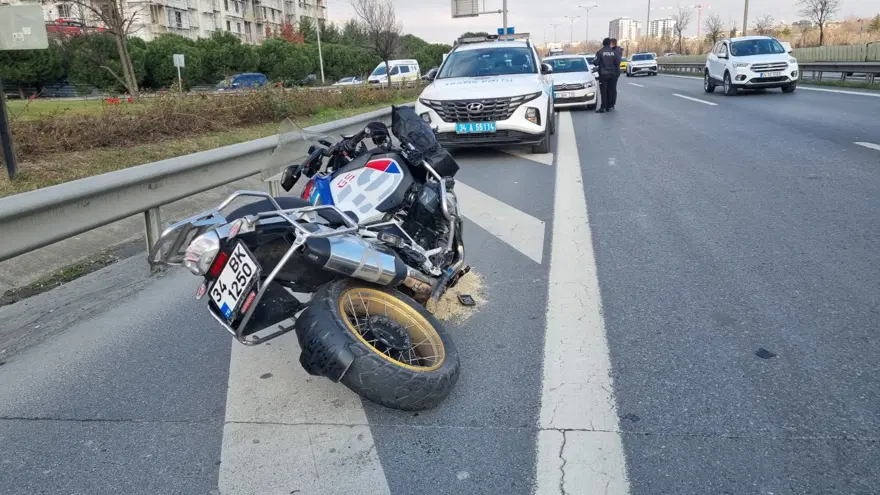 Esenler'de feci kaza: Otomobille çarpışan motosikletli hayatını kaybetti 2
