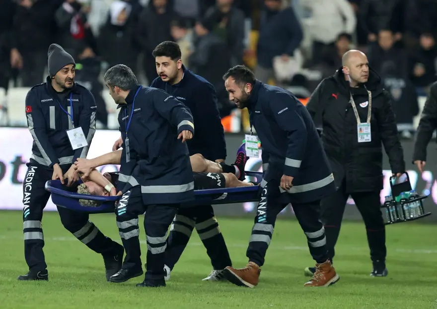 Galatasaray'ın Barış Alper isyanı: "Manaj milli futbolcuyu katletti" 1