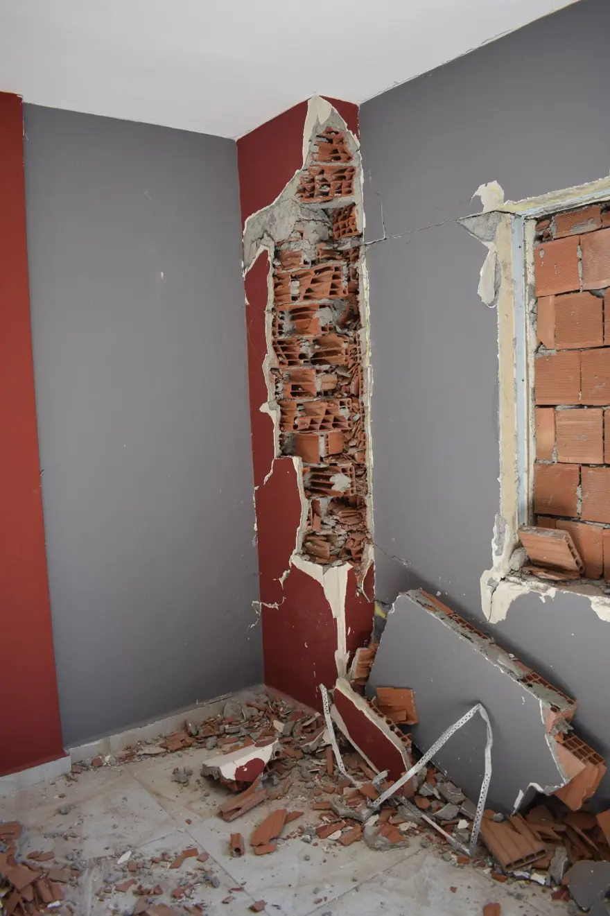 Patlayan bina kolonundan tuğla çıktı: "İnsan hayatı bu kadar mı ucuz" 7