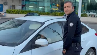 Kazaya karışan sürücünün paniği: Arabadan inmek istemedi