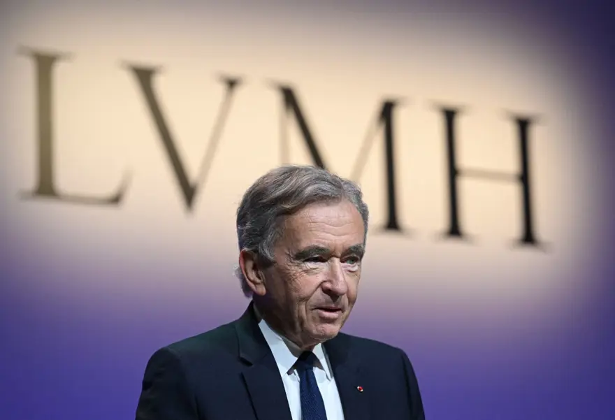 1- Bernard Arnault 25