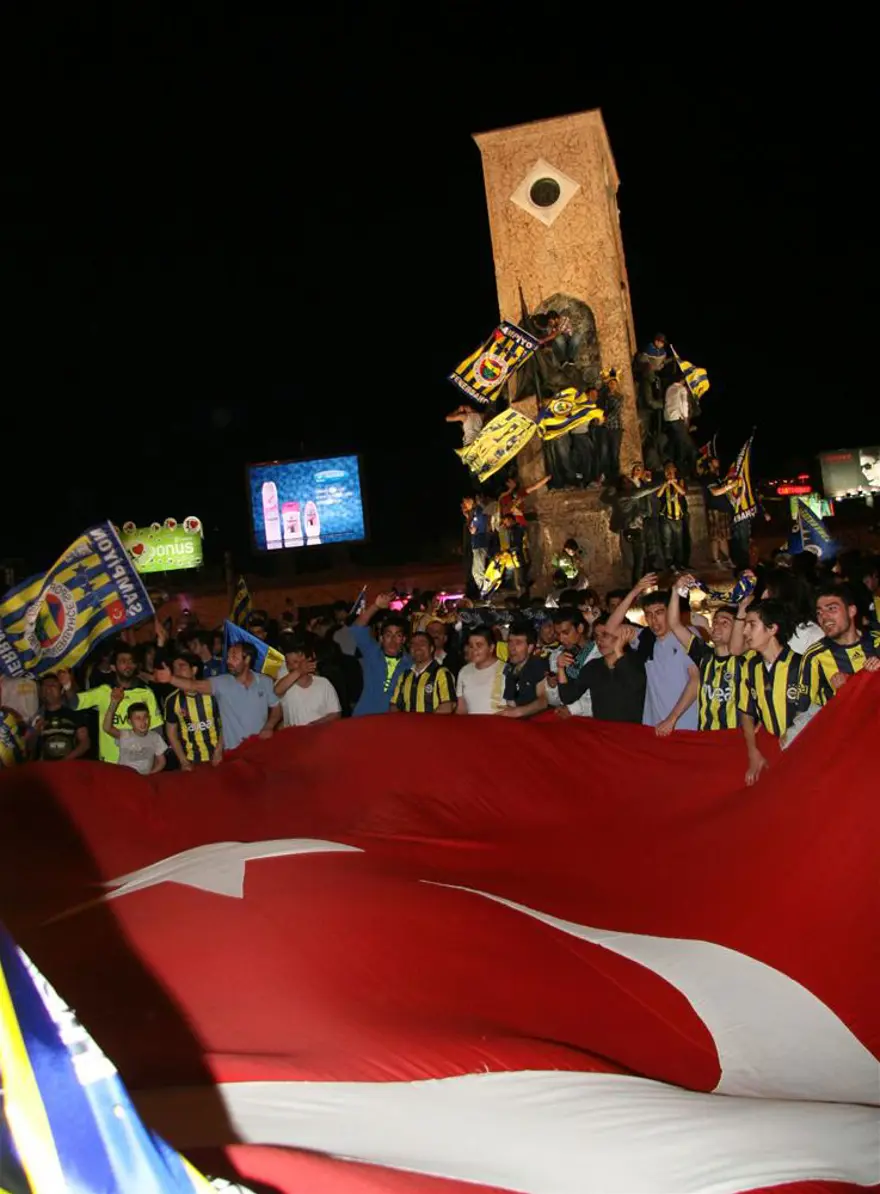 Her yer sarı lacivert 51