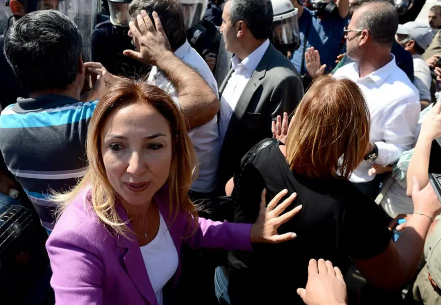 Cami-cemevi protestosu 1 Cami-cemevi protestosu 1