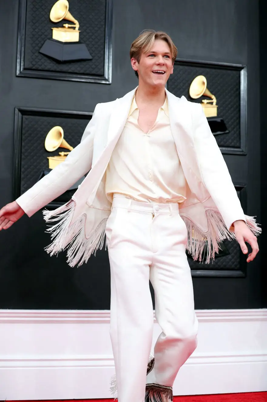 2022 Grammy Ödülleri'nde kırmızı halı şıklığı 44