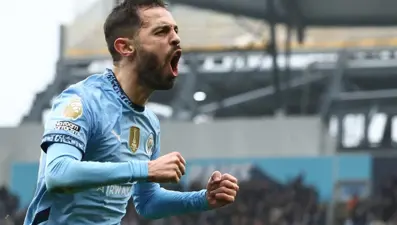 "Mertens'in yerine dünya yıldızı" (15 Nisan 2025 spor manşetleri)