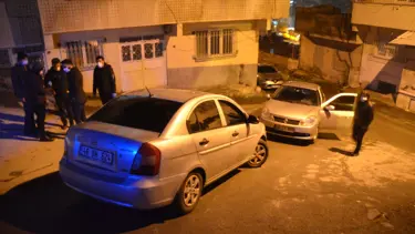 Sivil polislerin önünü kesip kendisini polis olarak tanıttı