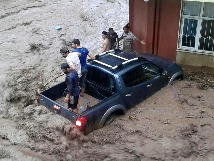 Artvin'de sel faciası: 7 kişi hayatını kaybetti 