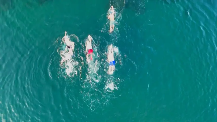 Çılgın Karadenizliler: Buz gibi suda 800'e yakın kulaç atıyorlar 1