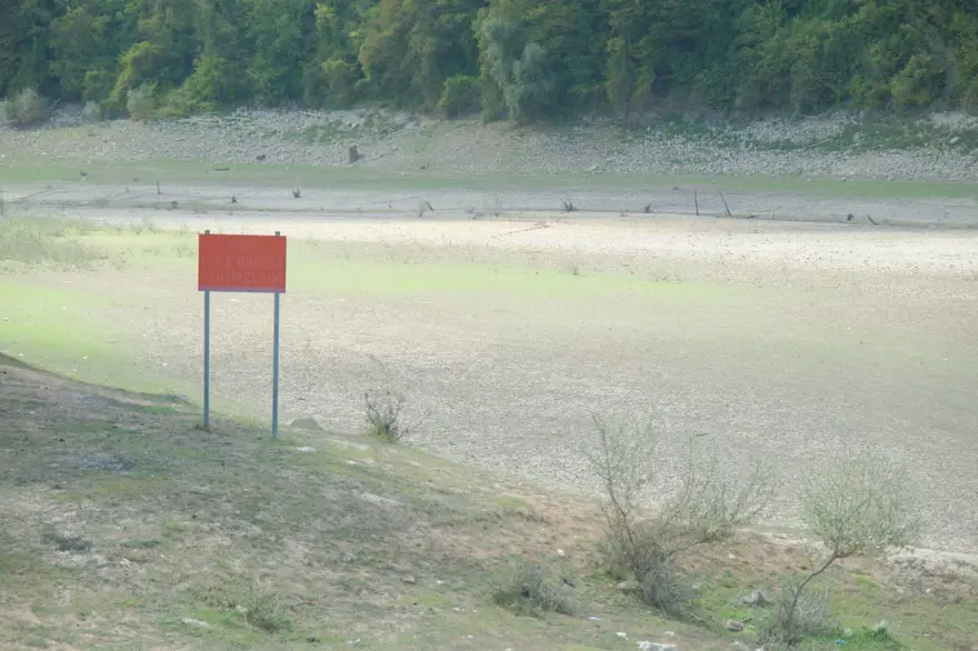 İstanbul'un barajları alarm veriyor: 8 ayda yüzde 97,29 oranında düşüş 4 İstanbul'un barajları alarm veriyor: 8 ayda yüzde 97,29 oranında düşüş 4