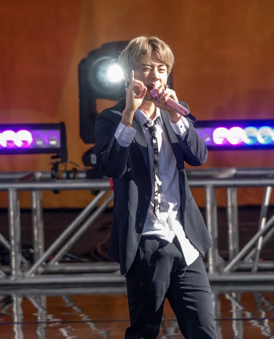 BTS üyesi Kim Seok-Jin askere gitti 3 BTS üyesi Kim Seok-Jin askere gitti 3