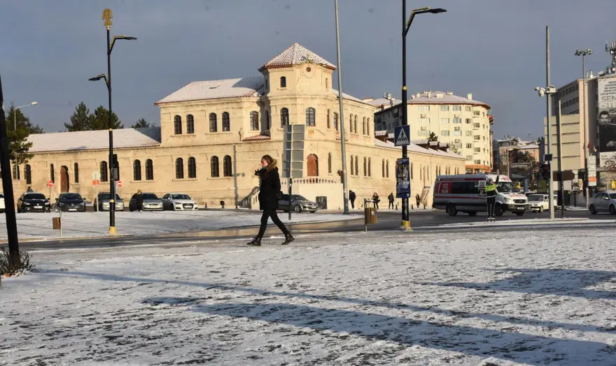 Sivas'ta hava sıcaklığı eksi 10 derece: 99 yerleşim yerine ulaşılamıyor 1