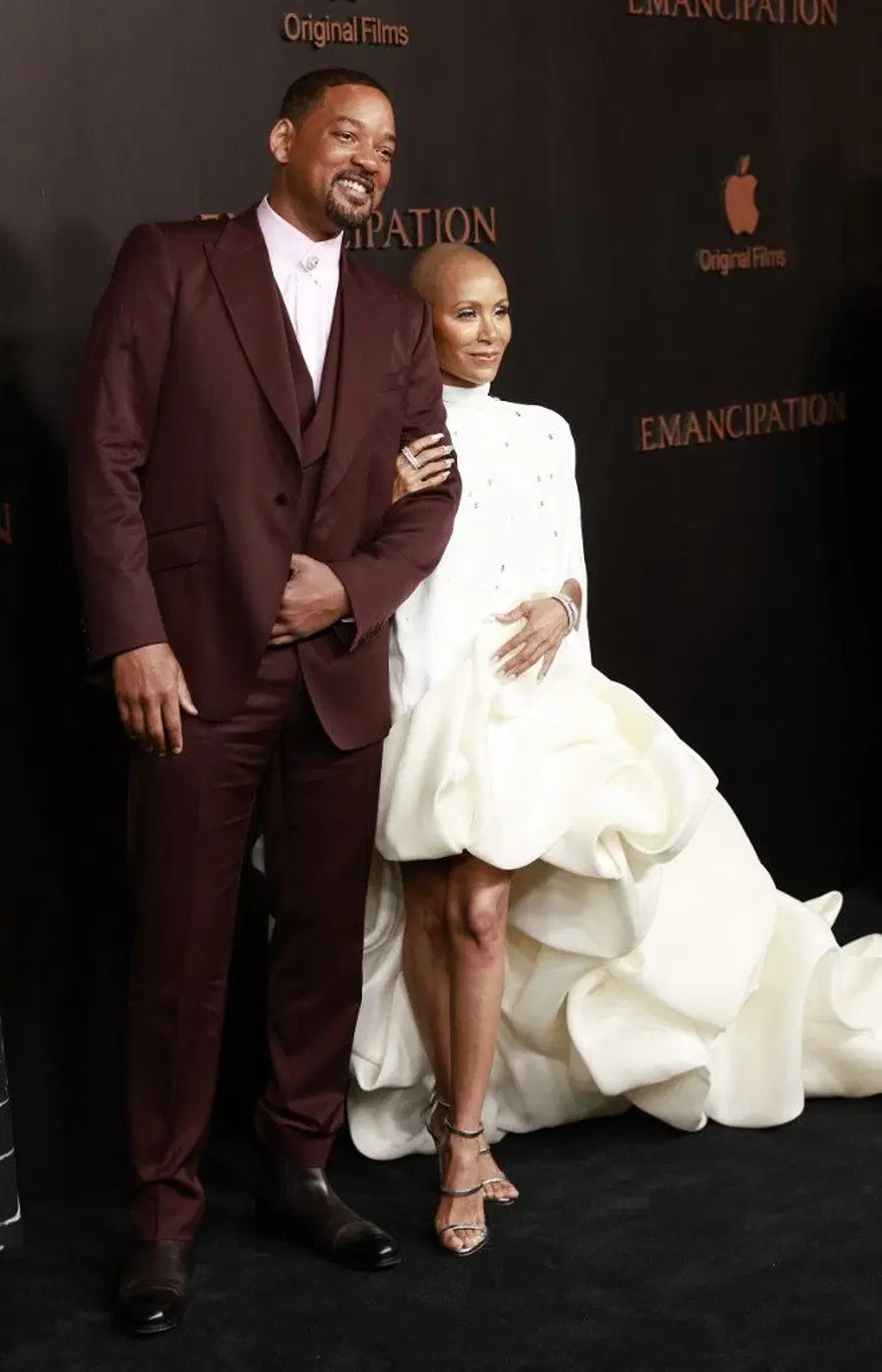 Will Smith Oscar tokadından sonra ilk kırmızı halısında 2 Will Smith Oscar tokadından sonra ilk kırmızı halısında 2