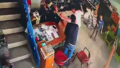 Tartışma kavgaya dönüştü, çekiçle kafasına vurdu