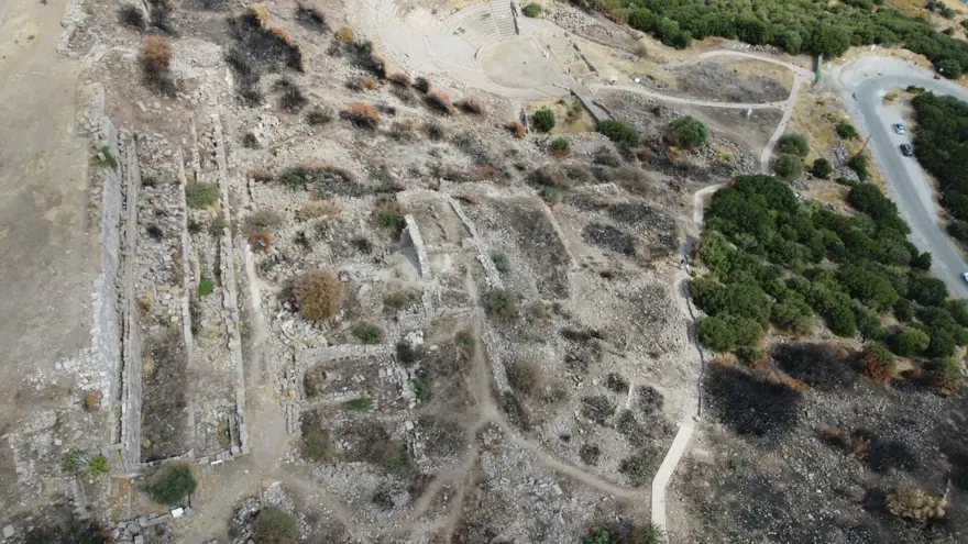 Çanakkale'de ilginç keşif: Bin 700 yıllık lazımlıklar gün yüzüne çıkarıldı 9 Çanakkale'de ilginç keşif: Bin 700 yıllık lazımlıklar gün yüzüne çıkarıldı 9