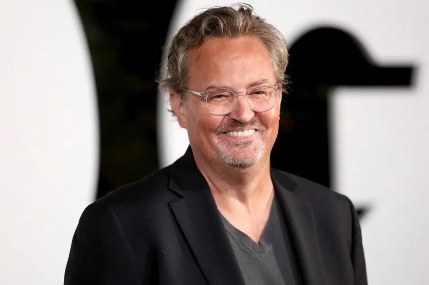 Friends yıldızı Matthew Perry son yolculuğuna uğurlandı 1